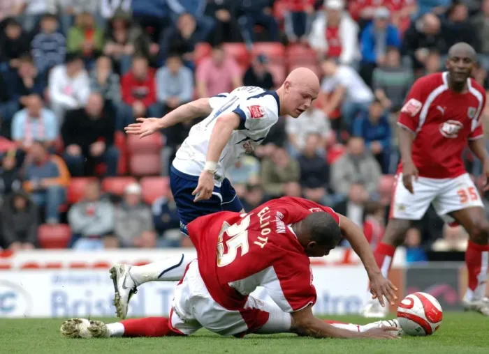 Framed Print : Marvin Elliott in Action: Bristol City vs Preston North End Framed Print : Marvin Elliott in Action: Bristol City vs Preston North End