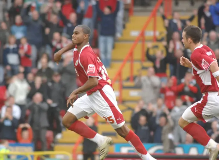 Framed Print : Marvin Elliott in Action: Bristol City vs Stoke City Framed Print : Marvin Elliott in Action: Bristol City vs Stoke City