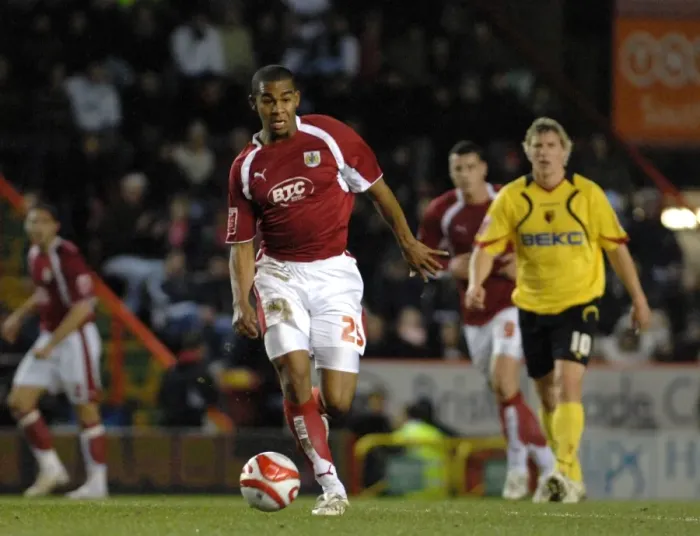 Framed Print : Marvin Elliott in Action for Bristol City Against Watford Framed Print : Marvin Elliott in Action for Bristol City Against Watford