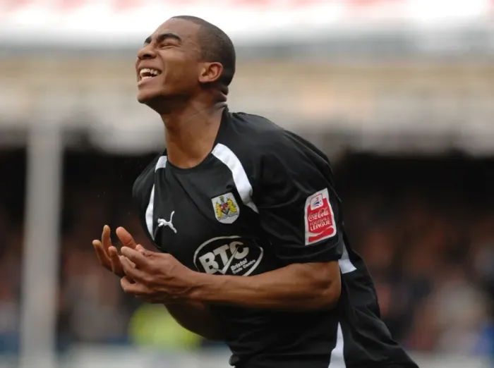 Framed Print : Marvin Elliott: In Action Against Colchester United (Colchester Utd vs. Bristol City) Framed Print : Marvin Elliott: In Action Against Colchester United (Colchester Utd vs. Bristol City)