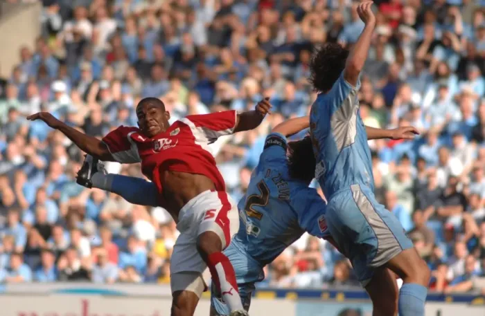 Framed Print : Marvin Elliott in Action: Coventry City vs. Bristol City Framed Print : Marvin Elliott in Action: Coventry City vs. Bristol City