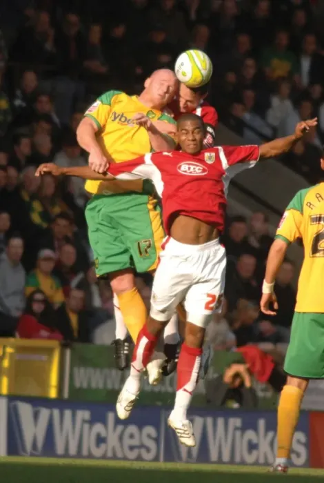 Framed Print : Marvin Elliott in Action: Norwich City vs. Bristol City Framed Print : Marvin Elliott in Action: Norwich City vs. Bristol City