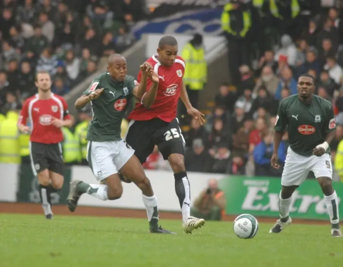 Framed Print : Marvin Elliott in Action: Plymouth vs. Bristol City Football Match