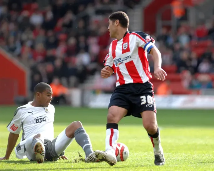 Framed Print : Marvin Elliott: In Action Against Southampton (Southampton vs. Bristol City)