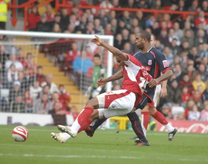 Framed Print : Marvin Elliott: In Action Against Stoke City (Bristol City vs Stoke City) Framed Print : Marvin Elliott: In Action Against Stoke City (Bristol City vs Stoke City)