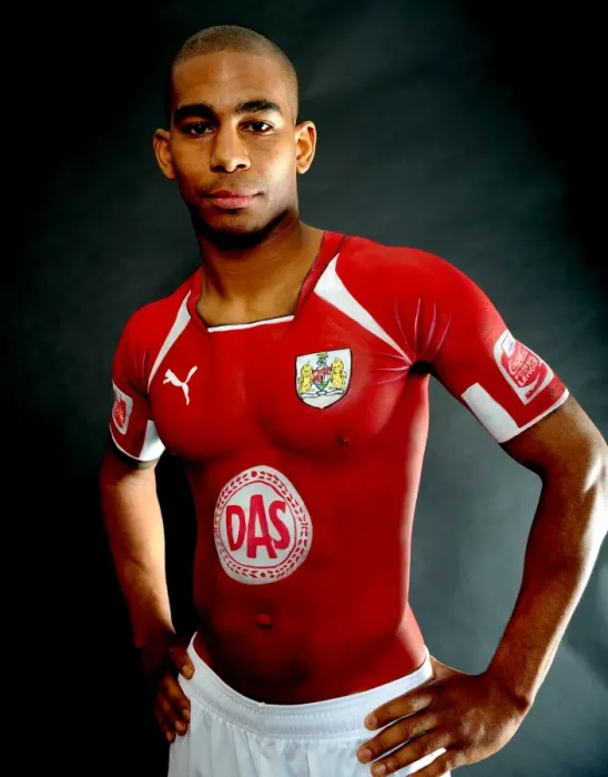 Framed Print : Marvin Elliott: A Beacon of Determination - Portrait from the 08-09 Bristol City Football Club Season