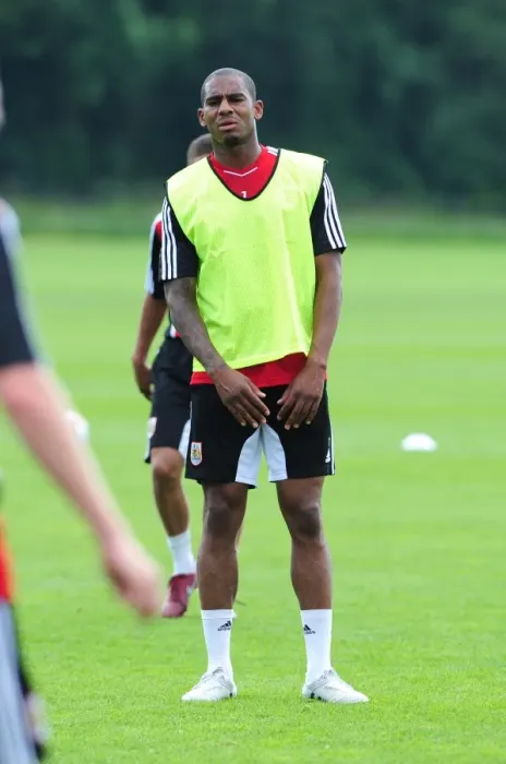 Framed Print : Marvin Elliott: Bracing for Intense Pre-Season Training with Bristol City