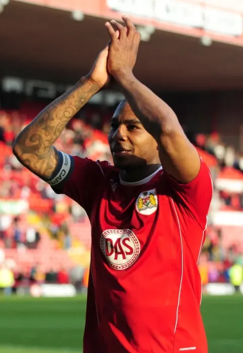 Framed Print : Marvin Elliott of Bristol City in Action Against Burnley, Championship Match, Ashton Gate Stadium, 19th March 2011