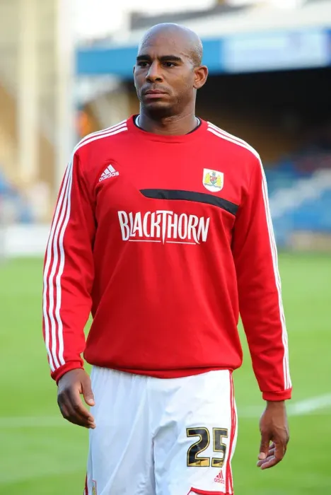 Framed Print : Marvin Elliott of Bristol City in Action against Gillingham at Priestfield Stadium, 2013