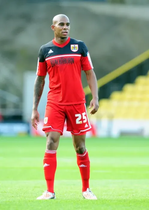 Framed Print : Marvin Elliott of Bristol City in Action at Vicarage Road, Watford vs Bristol City Championship Match, September 22, 2012 Framed Print : Marvin Elliott of Bristol City in Action at Vicarage Road, Watford vs Bristol City Championship Match, September 22, 2012