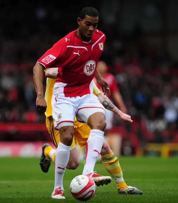 Framed Print : Marvin Elliott of Bristol City Faces Off Against Newcastle United in Championship Match at Ashton Gate Stadium (2010) Framed Print : Marvin Elliott of Bristol City Faces Off Against Newcastle United in Championship Match at Ashton Gate Stadium (2010)