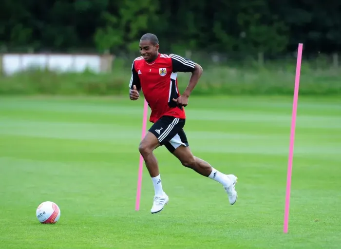 Framed Print : Marvin Elliott: Bristol City's Focused Player Gearing Up for Pre-Season Training Framed Print : Marvin Elliott: Bristol City's Focused Player Gearing Up for Pre-Season Training