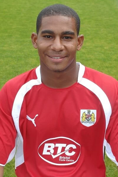 Marvin Elliott: Determination on the Field for Bristol City FC