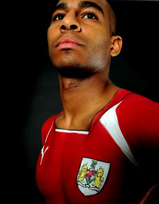 Framed Print : Marvin Elliott: Portrait of Determination in Bristol City Football Club's 08-09 Season Framed Print : Marvin Elliott: Portrait of Determination in Bristol City Football Club's 08-09 Season
