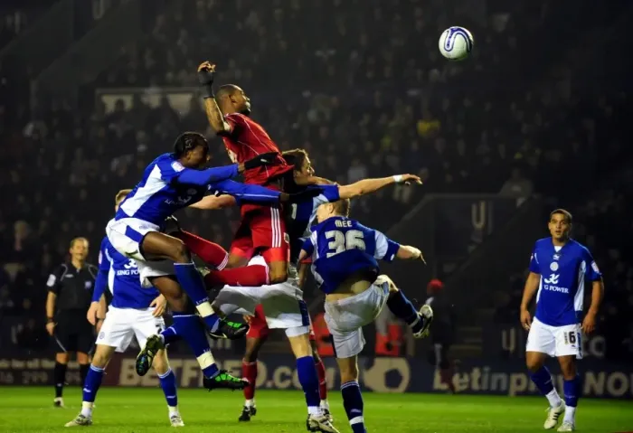 Framed Print : Marvin Elliott Scores: A Dramatic Equalizer for Bristol City Against Leicester City in the Championship, 18 / 02 / 2011 Framed Print : Marvin Elliott Scores: A Dramatic Equalizer for Bristol City Against Leicester City in the Championship, 18 / 02 / 2011