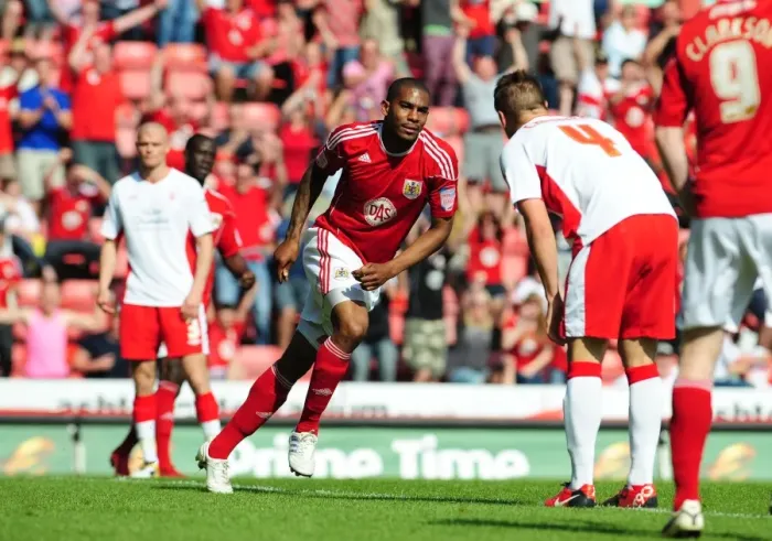 Framed Print : Marvin Elliott Scores First Goal: Bristol City vs. Nottingham Forest, Championship Match, April 2011