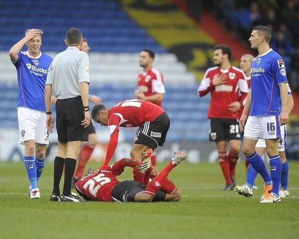 Marvin Elliott Suffers Injury in Oldham Athletic vs. Bristol City (Sky Bet League One)
