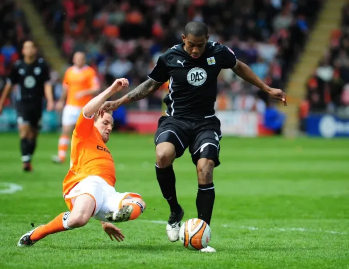 Framed Print : Marvin Elliott vs. David Vaughan: Intense Championship Clash at Bloomfield Road - Blackpool v Bristol City (02 / 05 / 2010) Framed Print : Marvin Elliott vs. David Vaughan: Intense Championship Clash at Bloomfield Road - Blackpool v Bristol City (02 / 05 / 2010)