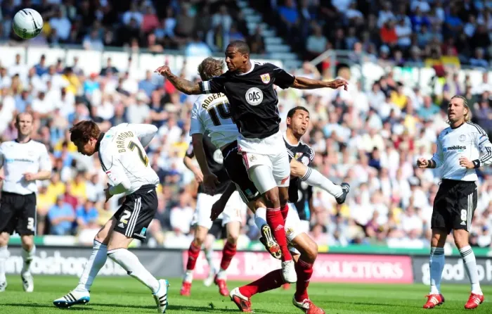 Framed Print : Marvin Elliott's Close Header: Derby County vs. Bristol City, Championship 2011 Framed Print : Marvin Elliott's Close Header: Derby County vs. Bristol City, Championship 2011