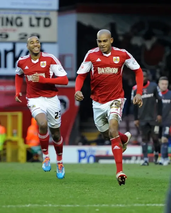 Framed Print : Marvin Elliott's Epic Goal Celebration: A Thrilling Moment at Ashton Gate (Bristol City v Carlisle United, 01-02-2014)
