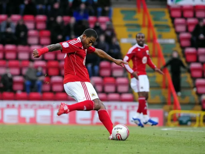 Framed Print : Marvin Elliott's Shot: Championship Clash Between Bristol City and Derby County (11-12-2010)