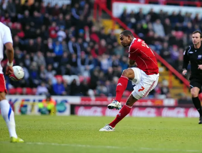 Framed Print : Marvin Elliott's Shot for Goal: Bristol City vs. Crystal Palace, Championship Match, Ashton Gate Stadium (December 28, 2010)