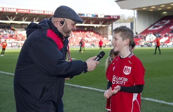 Mascot Interviewed by Announcer Ian Downs at Ashton Gate: Bristol City vs. Cardiff City, Sky Bet Championship (January 14, 2017)