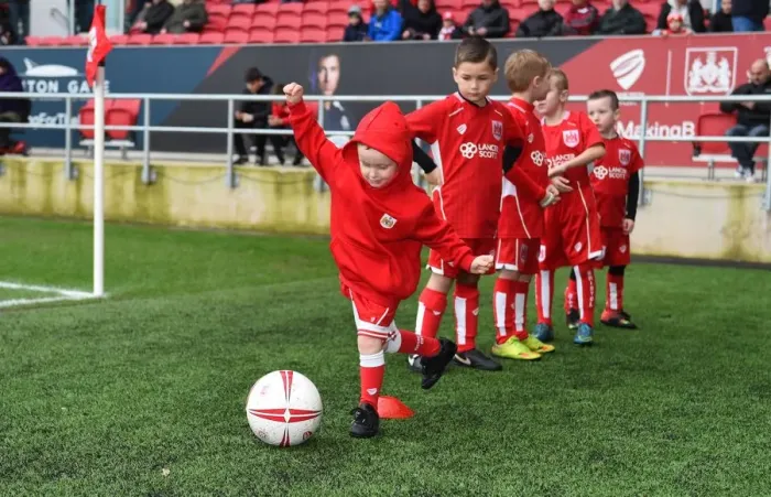 Framed Print : Mascots Clash at Ashton Gate: Bristol City vs Burton Albion, Sky Bet Championship (March 4, 2017) Framed Print : Mascots Clash at Ashton Gate: Bristol City vs Burton Albion, Sky Bet Championship (March 4, 2017)