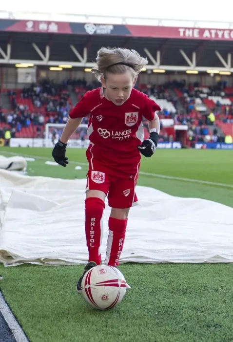 Framed Print : Mascots Face Off: Bristol City vs Reading at Ashton Gate, 2017 Framed Print : Mascots Face Off: Bristol City vs Reading at Ashton Gate, 2017