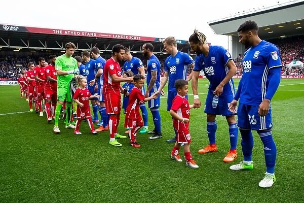 Mascots Handshake Moment: Bristol City vs. Birmingham City, Sky Bet Championship (2017)