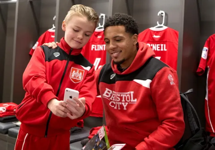 Framed Print : Mascots and Players Meet: Bristol City vs. Norwich City, 2017 - Ashton Gate Framed Print : Mascots and Players Meet: Bristol City vs. Norwich City, 2017 - Ashton Gate
