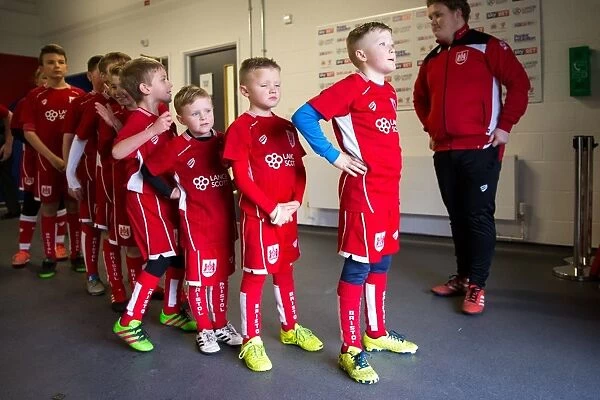 Mascots in the Tunnel: Bristol City vs Rotherham United - Sky Bet Championship (2017)