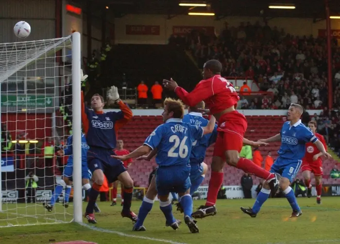 Framed Print : Matt Hill in Action: Bristol City vs Cardiff City Play-Off Showdown