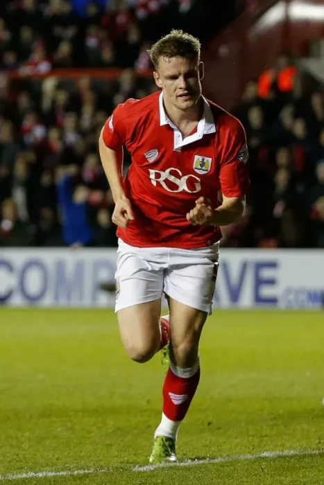 Framed Print : Matt Smith's Stunner: 1-0 for Bristol City in Johnstones Paint Trophy Final Framed Print : Matt Smith's Stunner: 1-0 for Bristol City in Johnstones Paint Trophy Final
