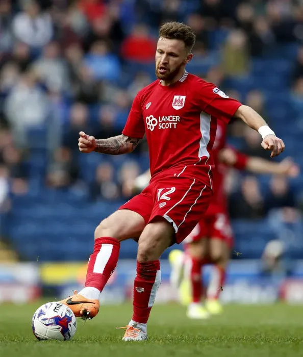 Framed Print : Matt Taylor in Action: Blackburn Rovers vs. Bristol City, Sky Bet Championship (17 / 04 / 2017) Framed Print : Matt Taylor in Action: Blackburn Rovers vs. Bristol City, Sky Bet Championship (17 / 04 / 2017)