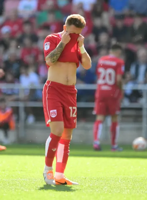 Framed Print : Matt Taylor in Action: Bristol City vs. Wolverhampton Wanderers, Sky Bet Championship (April 8, 2017) Framed Print : Matt Taylor in Action: Bristol City vs. Wolverhampton Wanderers, Sky Bet Championship (April 8, 2017)