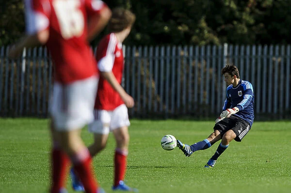 Max O'Leary in Action: Bristol City U18 vs Brighton & Hove Albion U18 Football Match