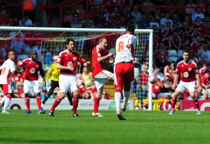 Framed Print : McGugan's Near Miss: Bristol City vs. Nottingham Forest Championship Showdown (25 / 04 / 2011)