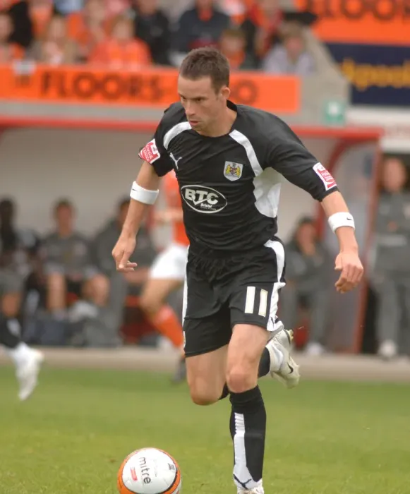 Framed Print : Michael McIndoe in Action Against Blackpool for Bristol City Framed Print : Michael McIndoe in Action Against Blackpool for Bristol City