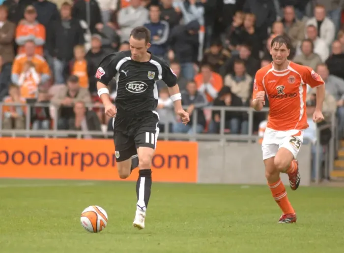 Framed Print : Michael McIndoe in Action for Bristol City Against Blackpool Framed Print : Michael McIndoe in Action for Bristol City Against Blackpool
