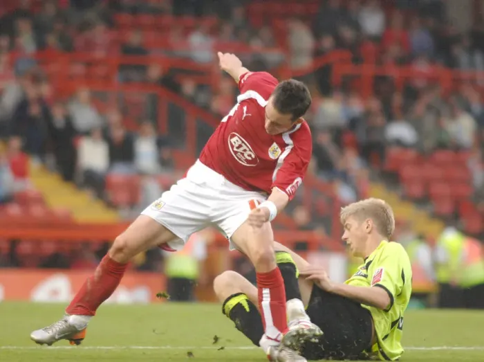 Framed Print : Michael McIndoe in Action: Bristol City vs. Sheffield United Framed Print : Michael McIndoe in Action: Bristol City vs. Sheffield United