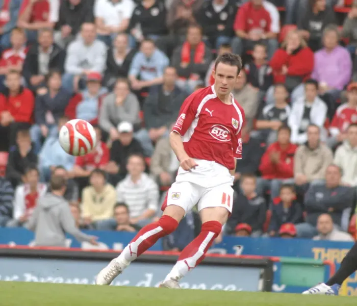 Framed Print : Michael McIndoe in Action: Bristol City vs Sheffield United