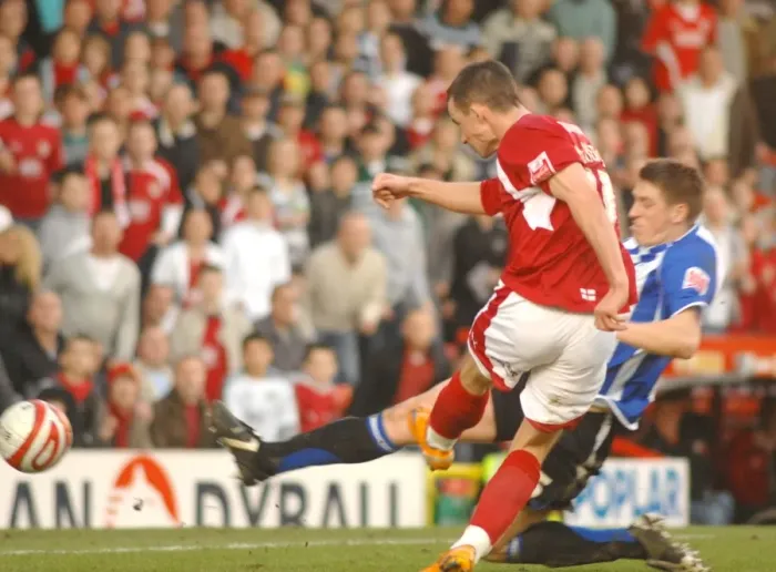 Framed Print : Michael McIndoe in Action: Bristol City vs Sheffield Wednesday Framed Print : Michael McIndoe in Action: Bristol City vs Sheffield Wednesday