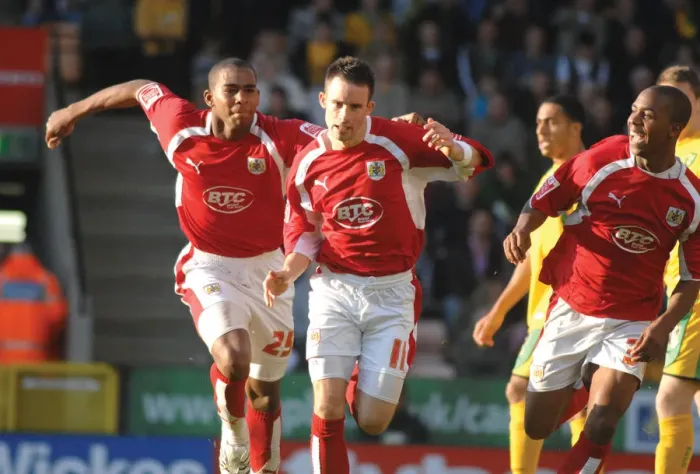 Framed Print : Michael McIndoe in Action: Norwich City vs. Bristol City