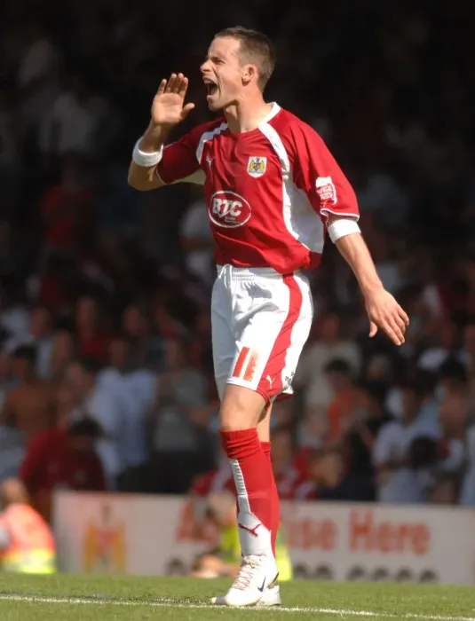 Framed Print : Michael McIndoe in Action Against QPR: Bristol City vs QPR Framed Print : Michael McIndoe in Action Against QPR: Bristol City vs QPR