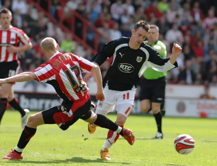 Framed Print : Michael McIndoe in Action: Sheffield United vs. Bristol City Framed Print : Michael McIndoe in Action: Sheffield United vs. Bristol City