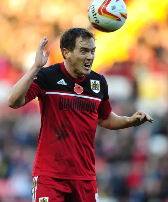 Framed Print : Neil Kilkenny in Action for Bristol City Against Charlton Athletic, Championship Football Match, November 11, 2012