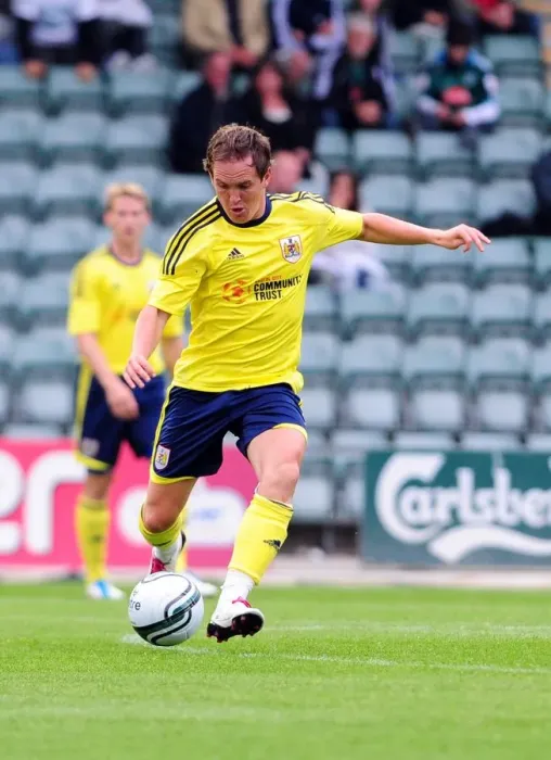 Framed Print : Neil Kilkenny in Action for Bristol City: Plymouth Argyle vs. Bristol City Framed Print : Neil Kilkenny in Action for Bristol City: Plymouth Argyle vs. Bristol City