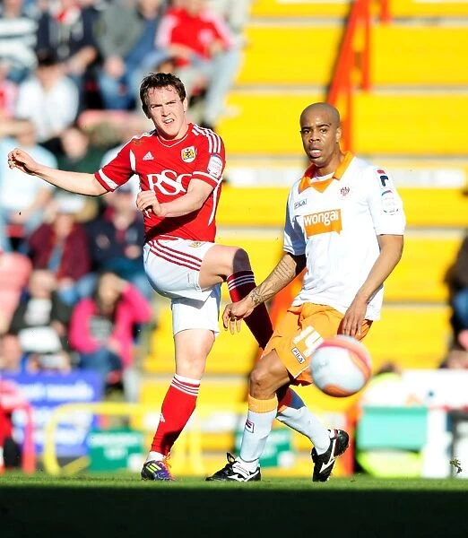 Neil Kilkenny in Action: Bristol City vs Blackpool, Ashton Gate Stadium, 2012