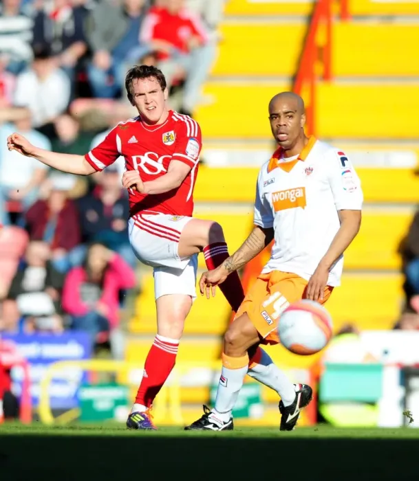 Framed Print : Neil Kilkenny in Action: Bristol City vs Blackpool, Ashton Gate Stadium, 2012